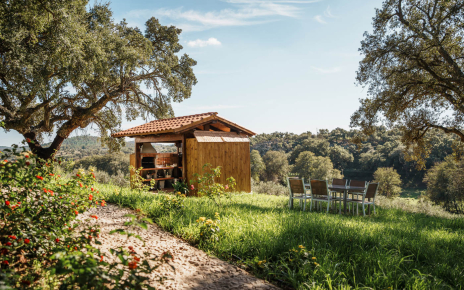 Barbecue house, fully equipped for self catering