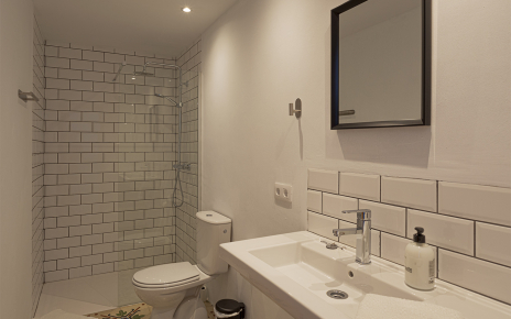 Baño con ducha de dormitorio 3