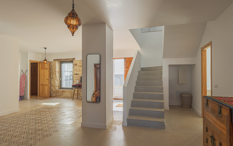 Escaleras que dan acceso al nivel superior