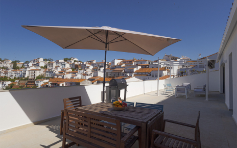 Terraza amueblada con vistas a Gaucín
