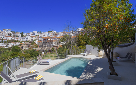 En el borde de Gaucín, con bonitas vistas al pueblo