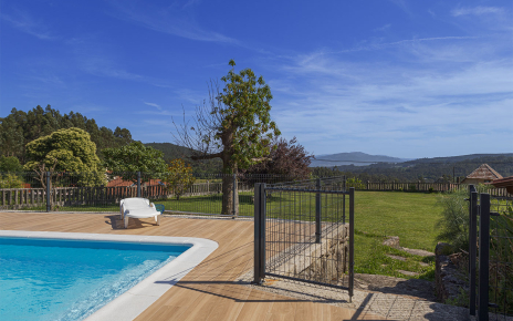 The pool has two different accesses to gardens
