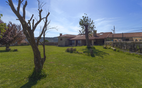 Ample gardens, great for families with children