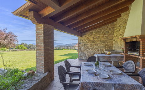 Furnished porch for outdoor meals