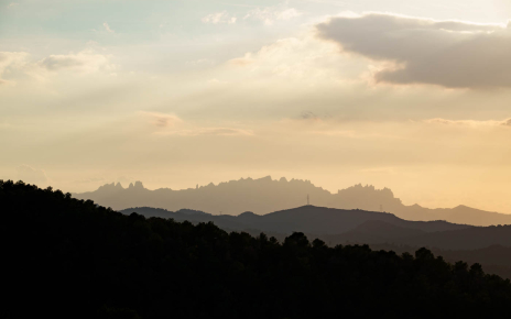 Vistas desde la casa a las emblemáticas de Montserrat