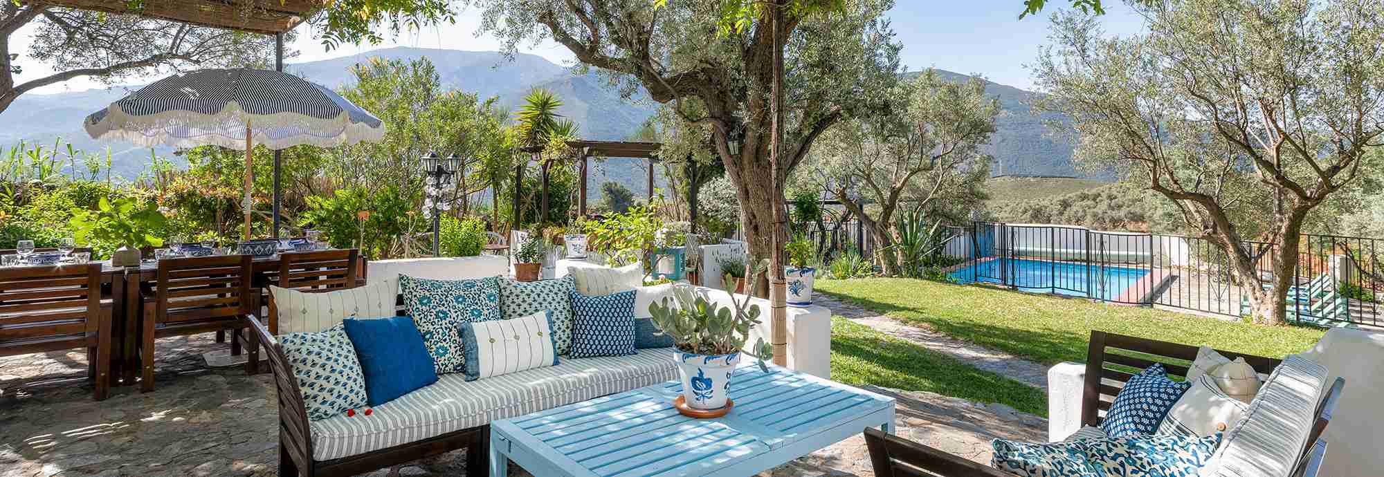 Comfortable home in private setting for families or groups