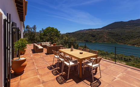 Outdoor dining with views