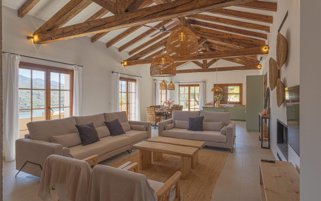 Open plan living / dining / kitchen area