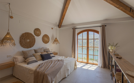 Attic en suite bedroom