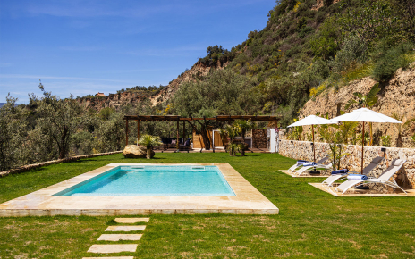 Sunbathe in total privacy