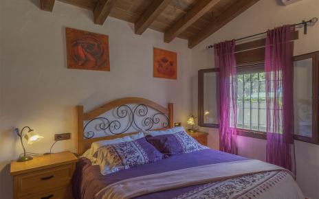 Bedroom 3: double bed