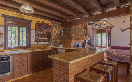 Kitchen with breakfast table