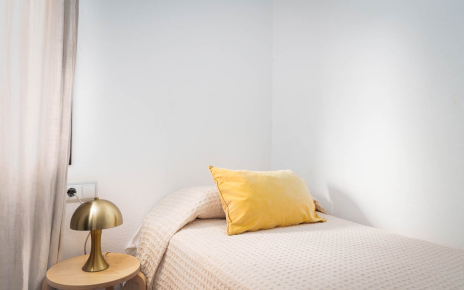 En esta casa se pueden alojar hasta 6 personas en 4 habitaciones