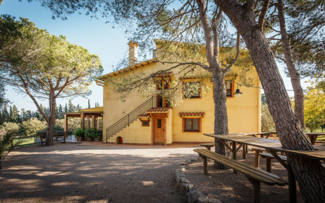 Escaleras a habitaciones en primera y segunda planta