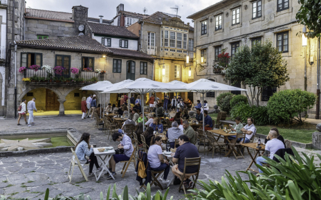 Historic Pontevedra city is 15 mins drive away