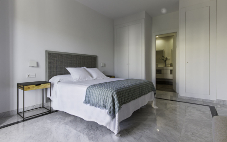 Todas las habitaciones tienen baño