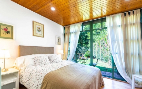 The ground floor room enjoys direct access to gardens